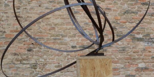 Nastro - iron sculpture - Giovanni Benetton