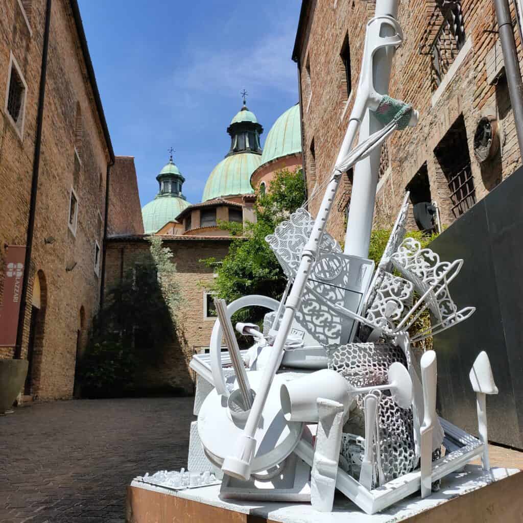 Entropic sculpture by Gino Blanc and Silvia De Giudici